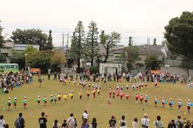 白糸台小学校校庭で秋の運動会